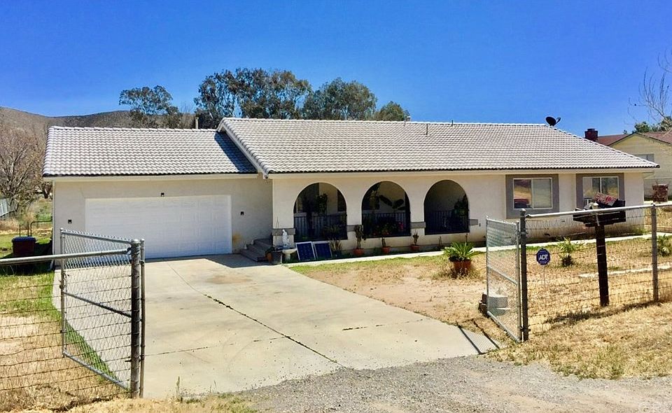 1st image of 26720 Amanda Ave