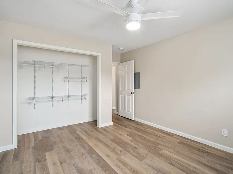 5340 Olmeda Ave — Photo 9