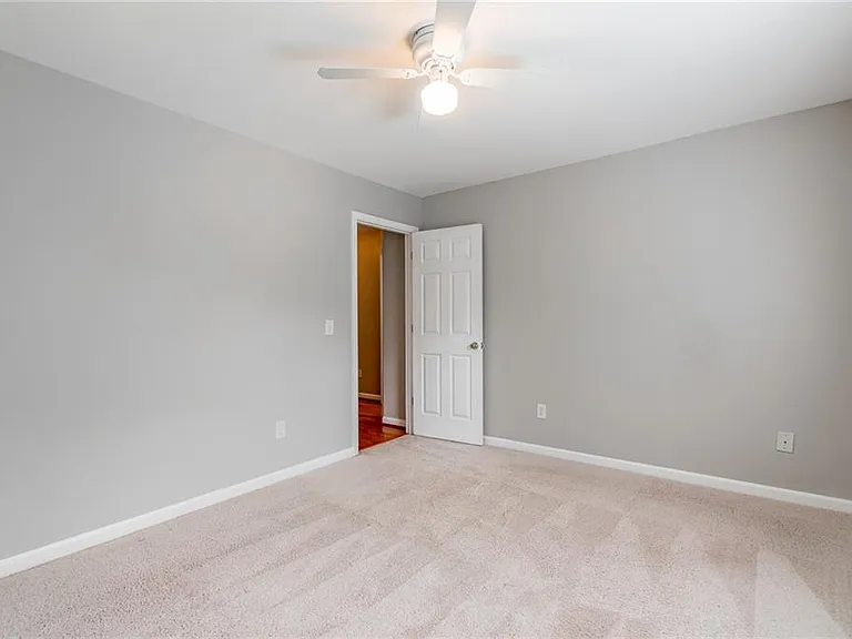 134 Lexington Parke Dr — Photo 43