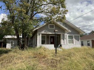 717 Dallas St, Pleasanton, TX 78064