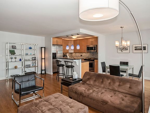 5th image of 400 E Randolph St APT 2518