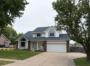 2723 Country Side Dr, West Des Moines, IA 50265