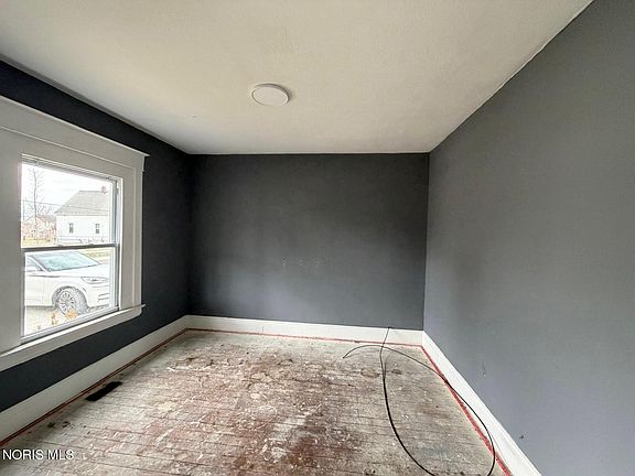 4th image of 3244 Glenwood Ave