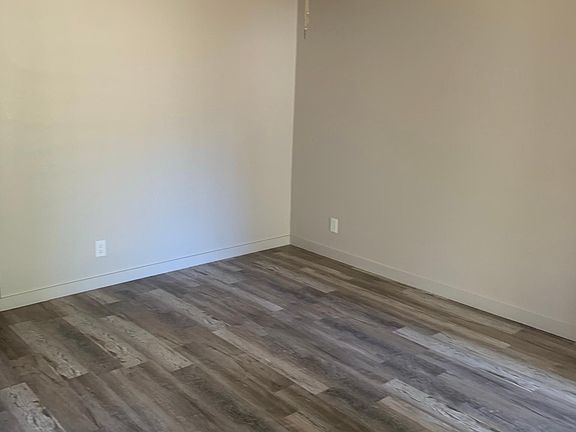 2nd image of 2740 E Archer St