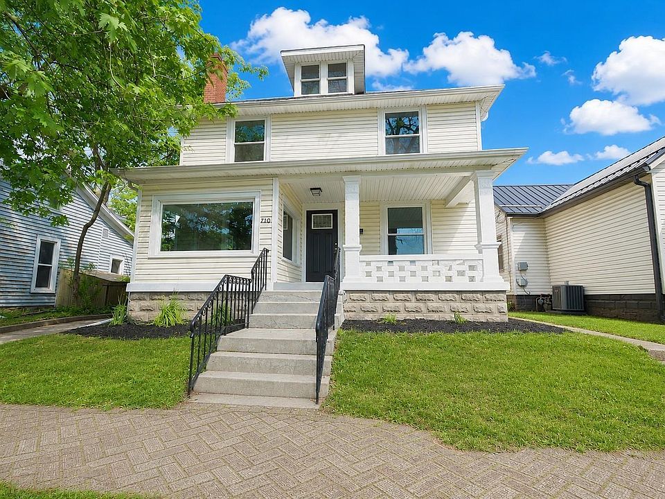 1st image of 710 W Park Dr