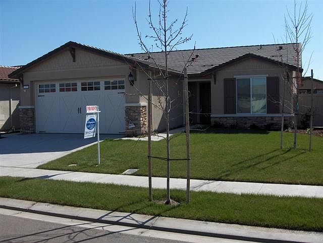 1st image of 2325 Belle Glade Ln
