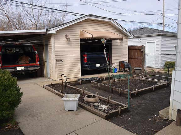 3rd image of 4912 N Tripp Ave