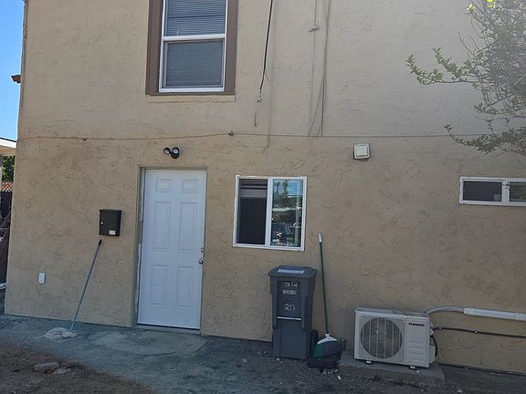 3rd image of 212 Texas St
