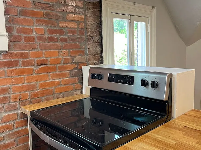 GHP 11-109 W Ormsby — Photo 14