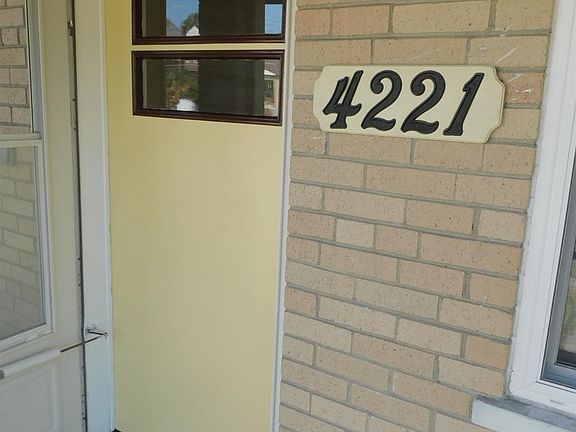 4th image of 4221 Century Ln