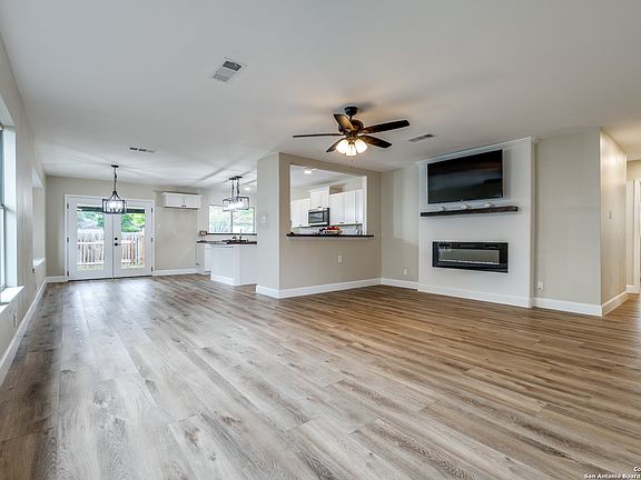 5th image of 9935 Kelton Drive
