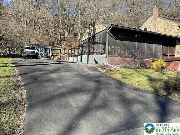 2nd image of 312 Lehigh Dr