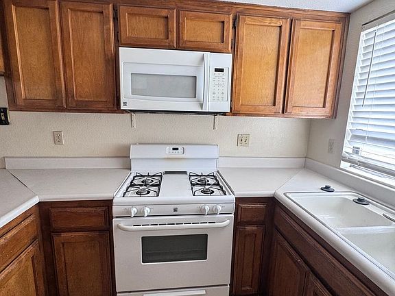 5th image of 817 Quail Ln APT 39