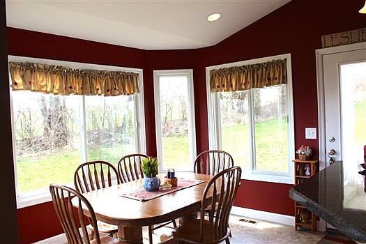2nd image of 179 Pin Oak Dr