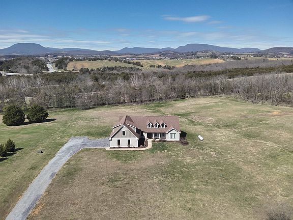 3rd image of 165 Marl Ridge Rd