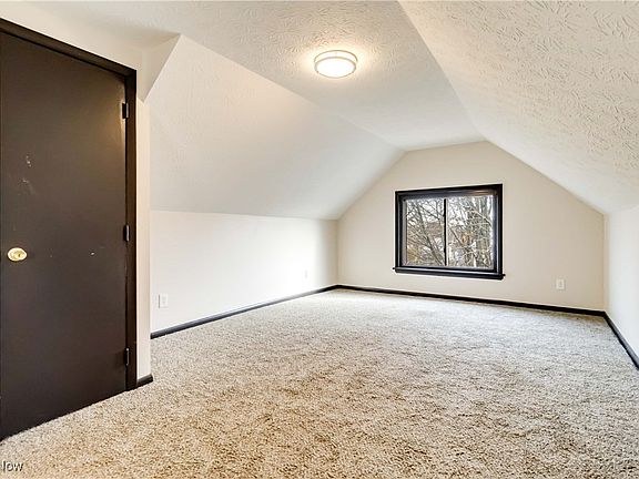 4th image of 3272 W 88th St