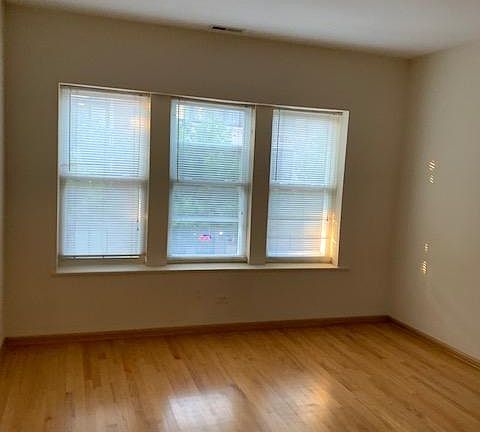 3rd image of 2243 W Belmont Ave APT 3