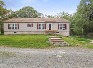 116 Harmony Dr, Hawley, PA 18428