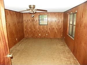 4th image of 220 Merriweather Dr