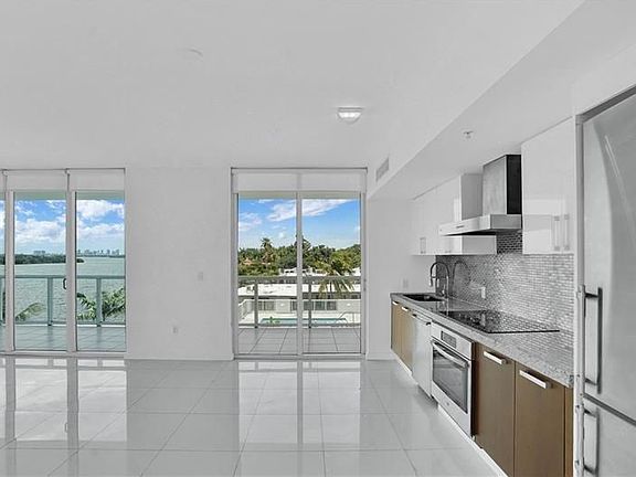 3rd image of 720 NE 62nd St APT 406