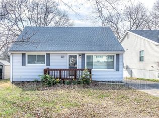 449 Chamberlin Dr, Ballwin, MO 63021
