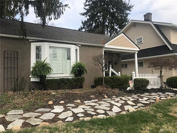 2nd image of 109 Oak Knoll Dr
