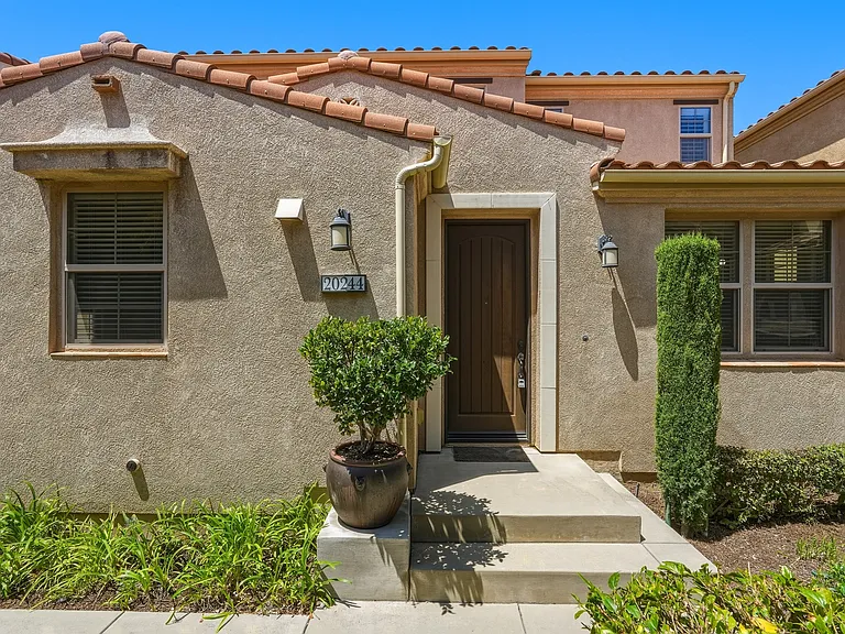 20244 Pienza Ln — Photo 2