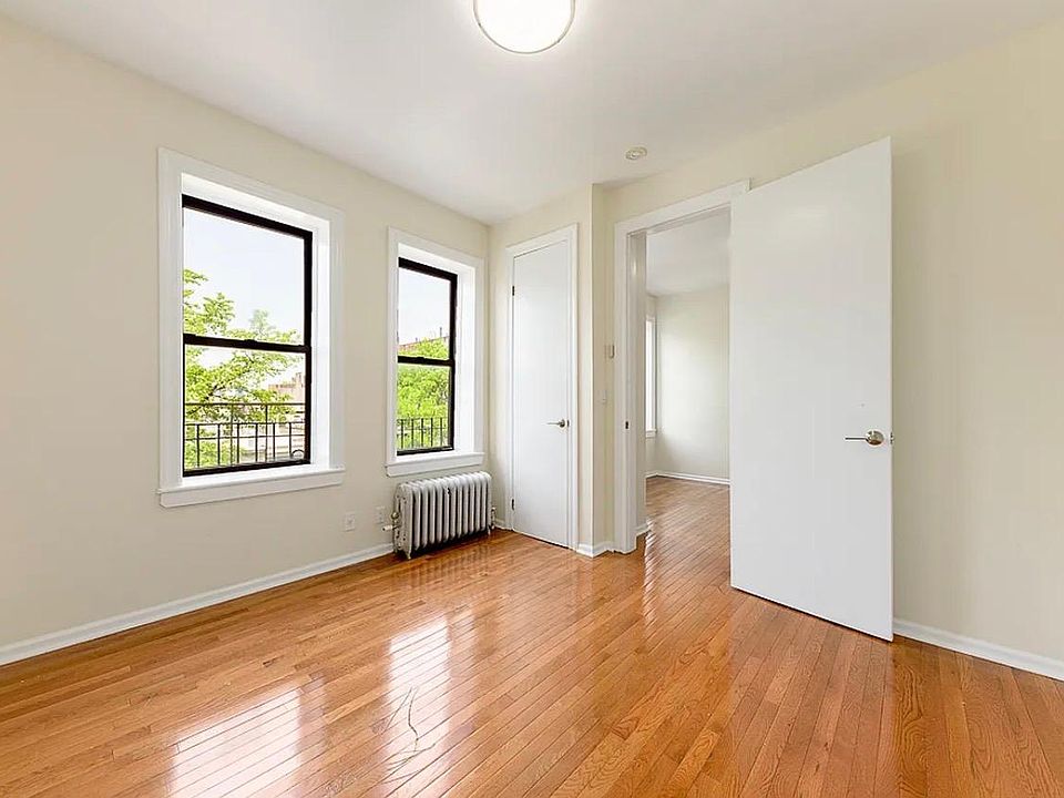 1st image of 300 12th St APT 17