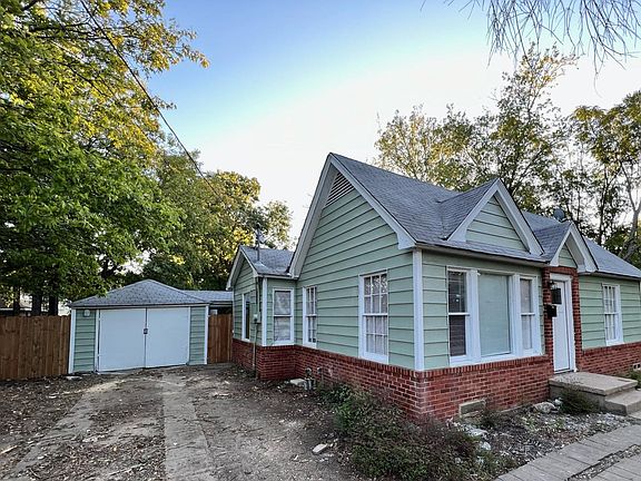 3rd image of 104 Floyd St