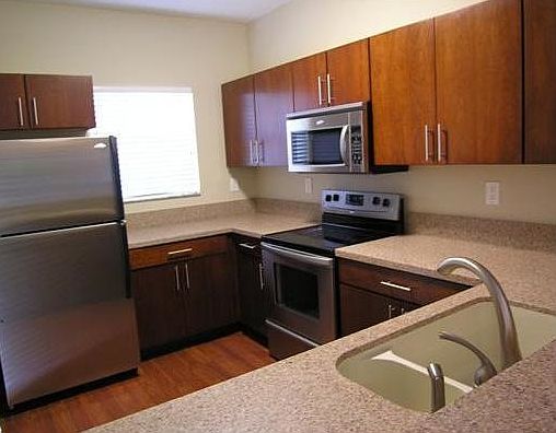 3rd image of 1000 SE 2nd St APT 2