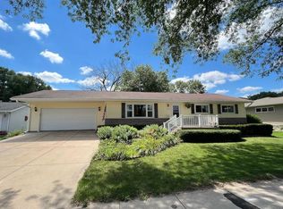 6213 Mendota Ave, Middleton, WI 53562