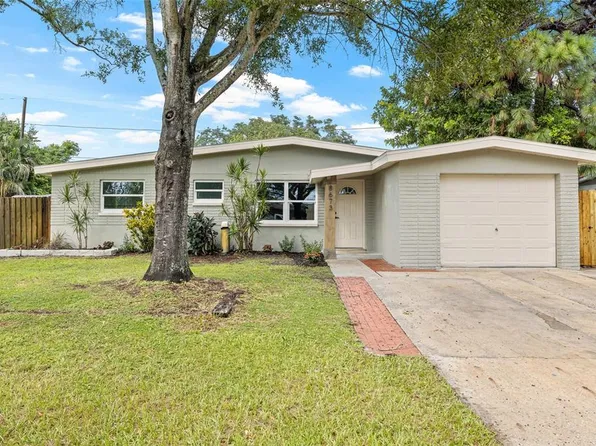 8673 78th Pl, Seminole, FL 33777