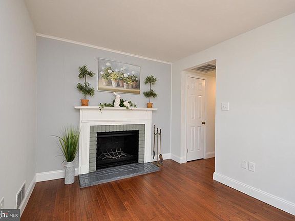 3rd image of 2920 Buell Ct