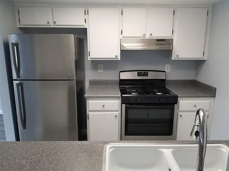 Nova Pointe Apartments — Photo 7