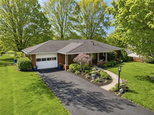 7 Lydia Dr, Uniontown, PA 15401