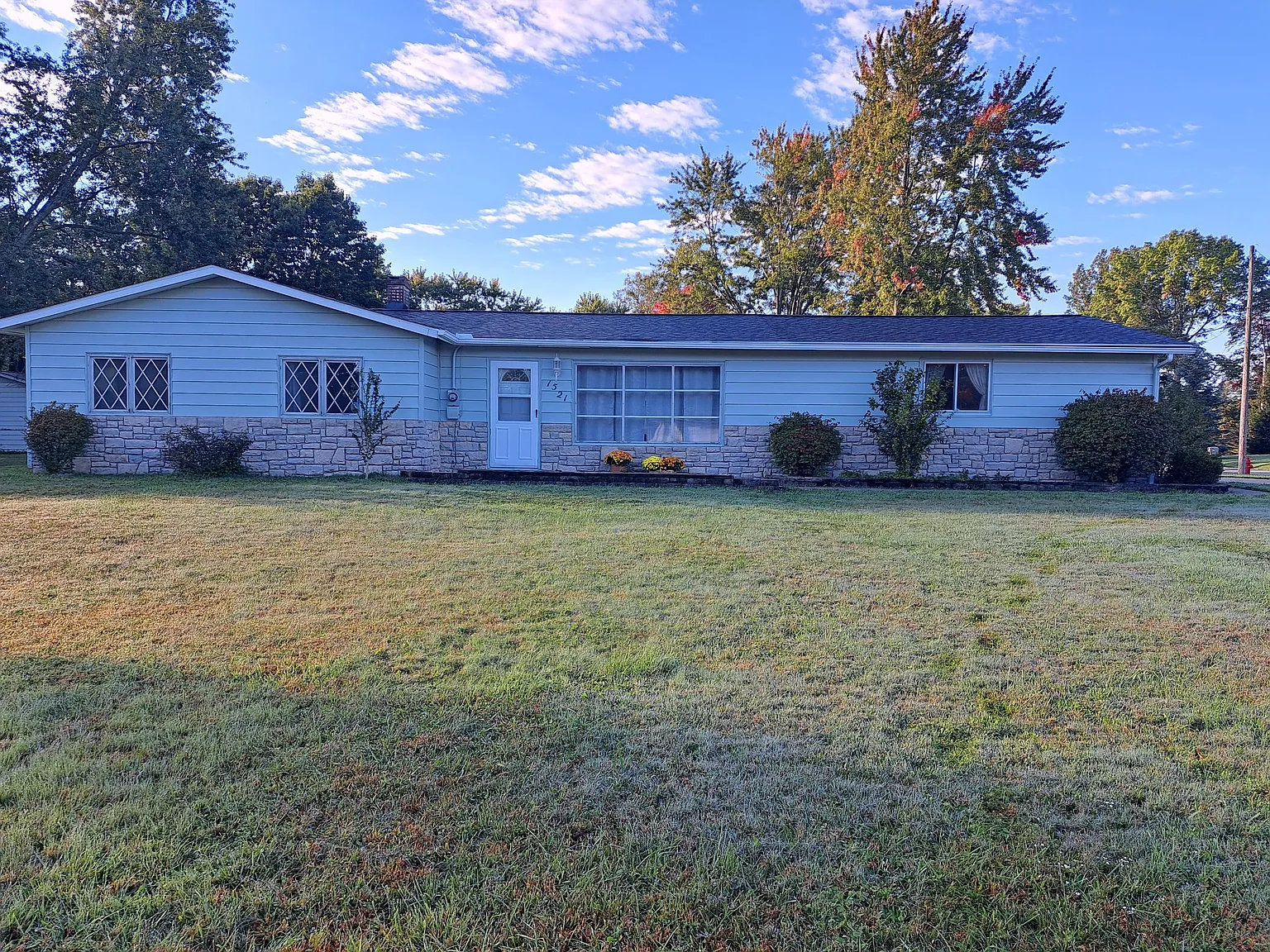 3 bed, 1096 sqft, $1,995 — Photo 1