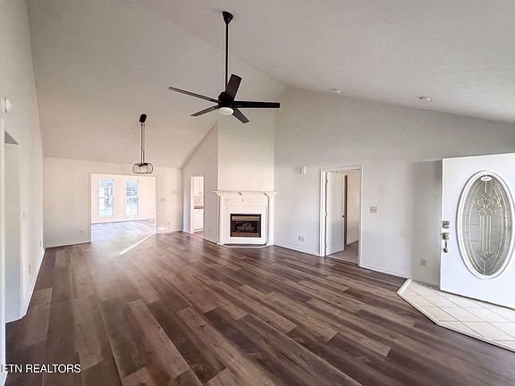 3rd image of 141 Meadow View Ln