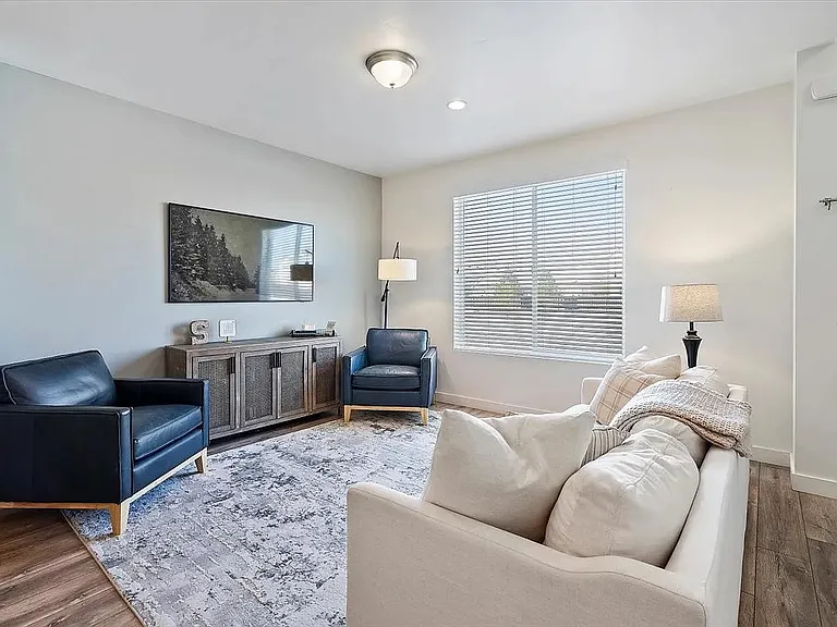 14818 S Queens Garden Ln — Photo 14
