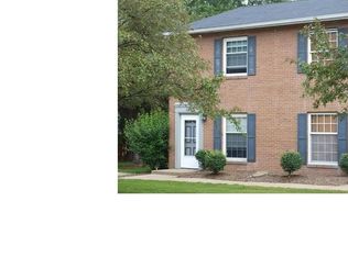 706 Lakeview Dr, Cortland, OH