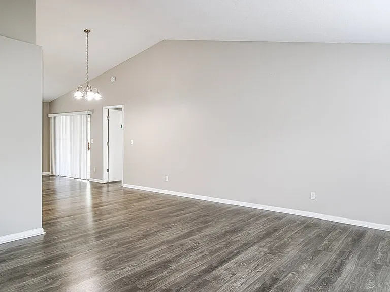 10142 Bannister St — Photo 4