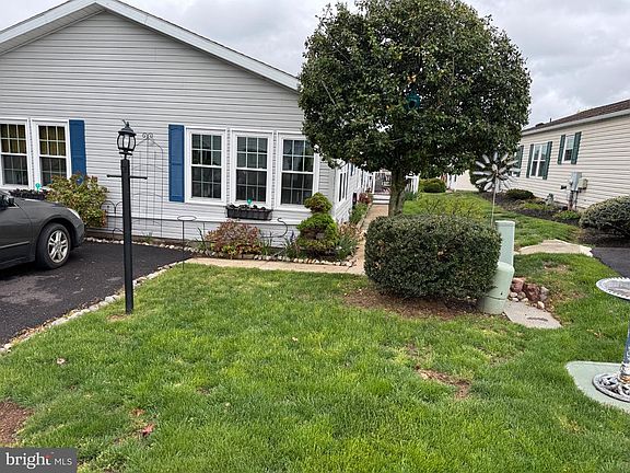 4th image of 103 Lilac Pl