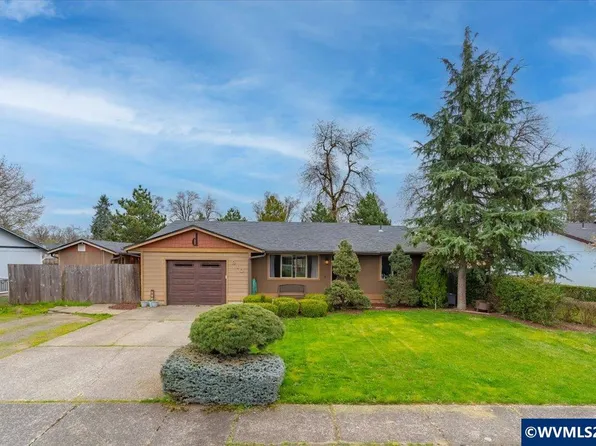 910 N 8th St, Aumsville, OR 97325