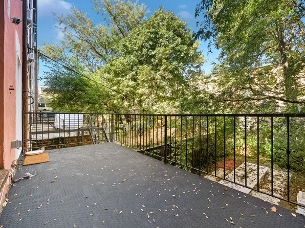 827 Putnam Avenue image 4 of 12