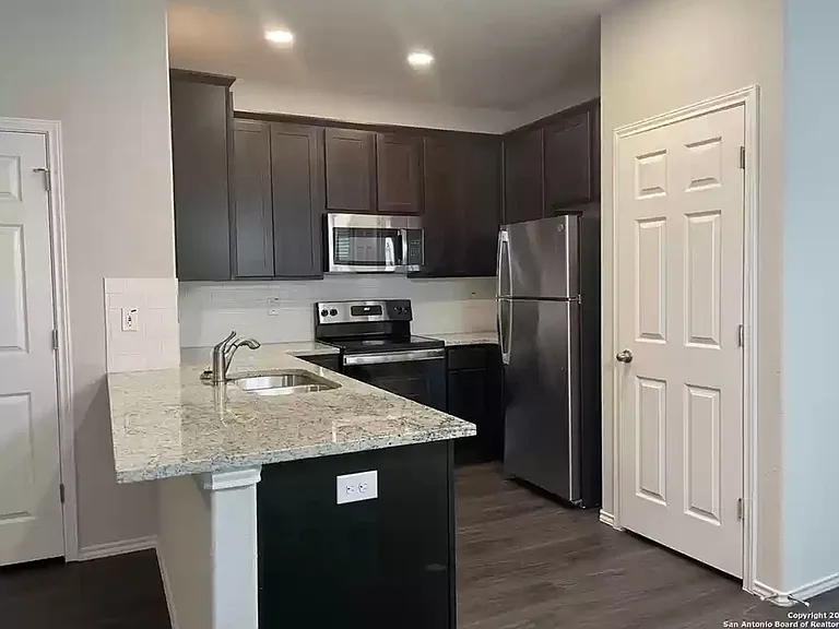 3433 Haylee Grace Pl — Photo 12