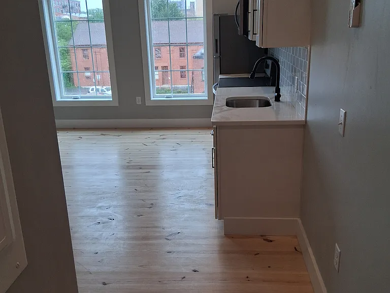 329 N Mulberry St #6 — Photo 9