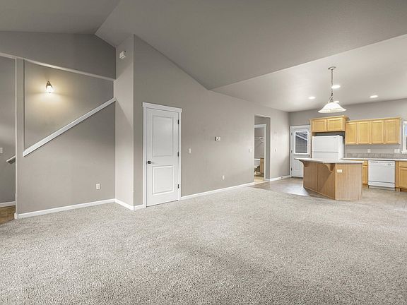 3rd image of 20702 Beaumont Dr
