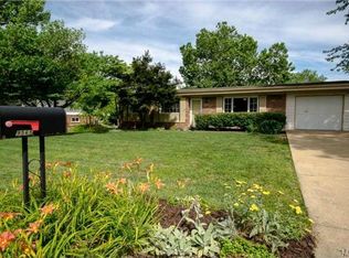9565 Crockett Dr, Saint Louis, MO 63132