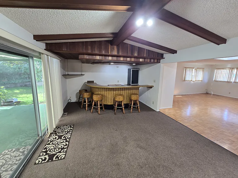 2812 Harrison Ave — Photo 4