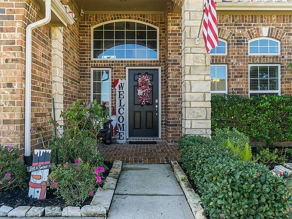 4th image of 3930 Cypress Point Dr