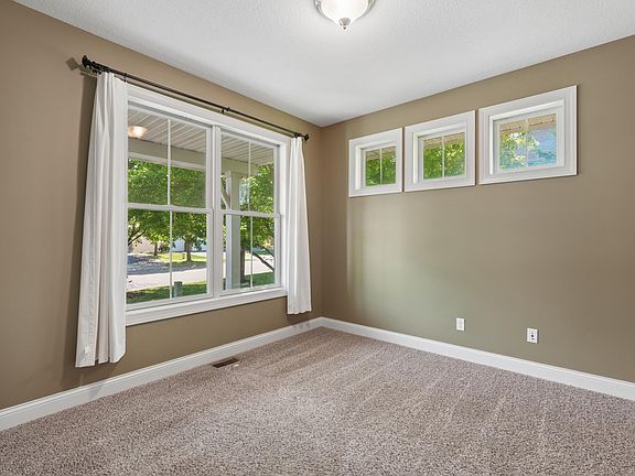 4th image of 10601 Watersedge Ln